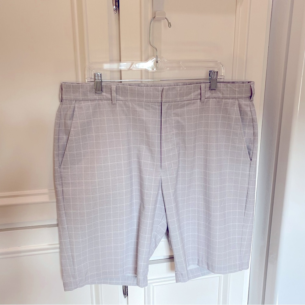 Walter Hagen Mens 38 x 10 Performance Golf Grey  & White Check Shorts
